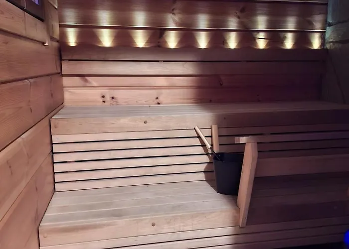 Moerkoelae בקתה *